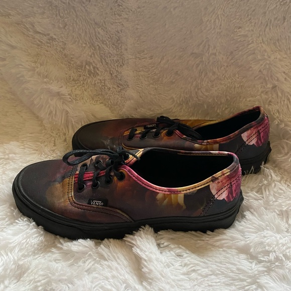 VANS Ombre Floral Black/ Black Womens Sz 7 - Picture 3 of 8